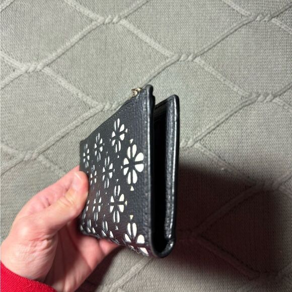 VTG Kate Spade Card Holder Wallet Pattern Floral Black White Hippie Boho Small - Picture 4 of 8